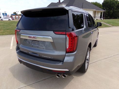 Used 2022 GMC Yukon Denali w/ Denali Premium Package AWD/4WD image 43