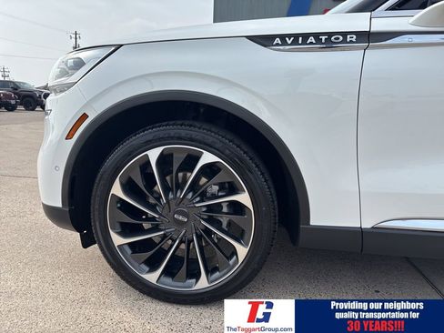 Used 2023 Lincoln Aviator Reserve w/ Equipment Group 201A image 12