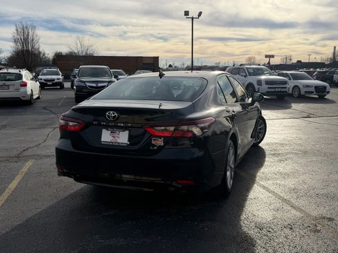 Used 2021 Toyota Camry LE image 13