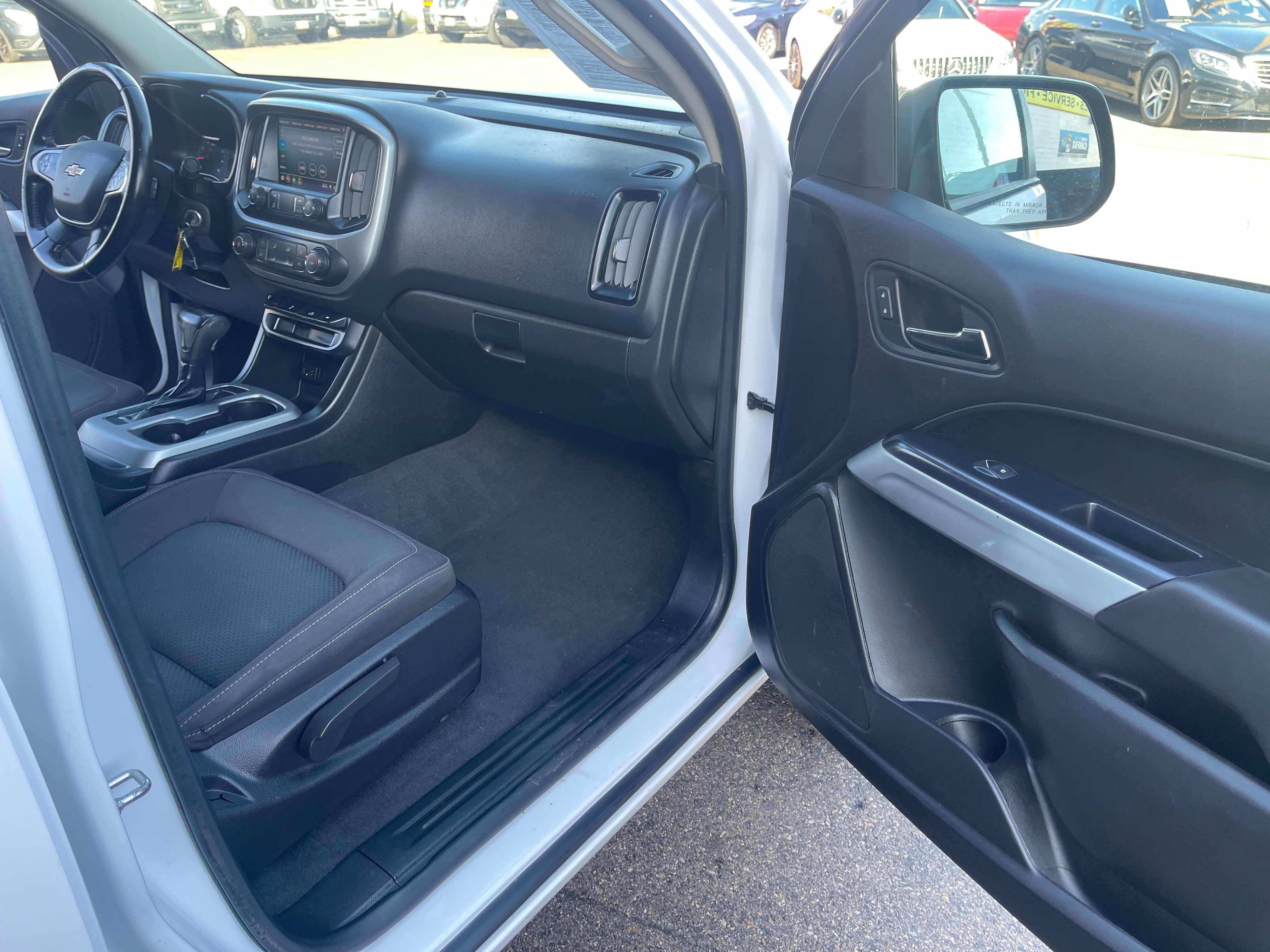 Used 2021 Chevrolet Colorado LT AWD/4WD image 17
