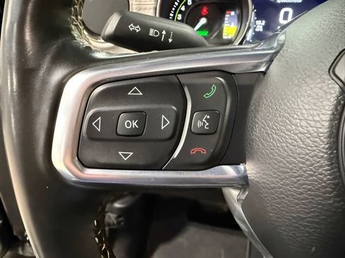 Used 2021 Jeep Wrangler Unlimited Sahara AWD/4WD image 32