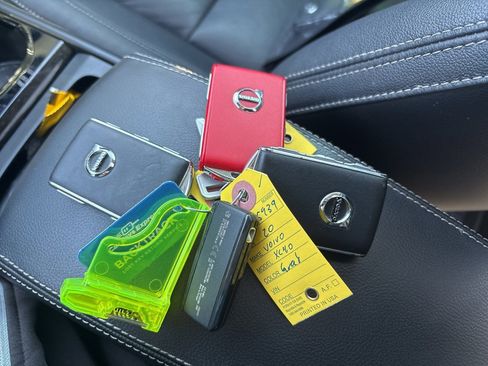 Used 2020 Volvo XC40 T5 Inscription w/ Protection Package Premier image 25