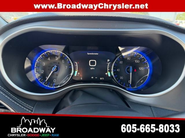 New 2027 Chrysler Pacifica Select FWD image 18