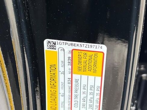 New 2026 GMC Sierra 1500 SLE w/ Preferred Package image 32