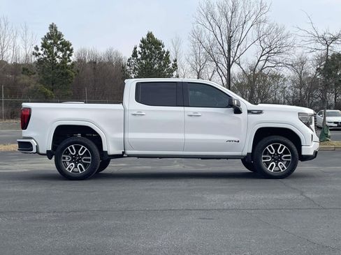 Used 2025 GMC Sierra 1500 AT4 w/ AT4 Premium Package image 8
