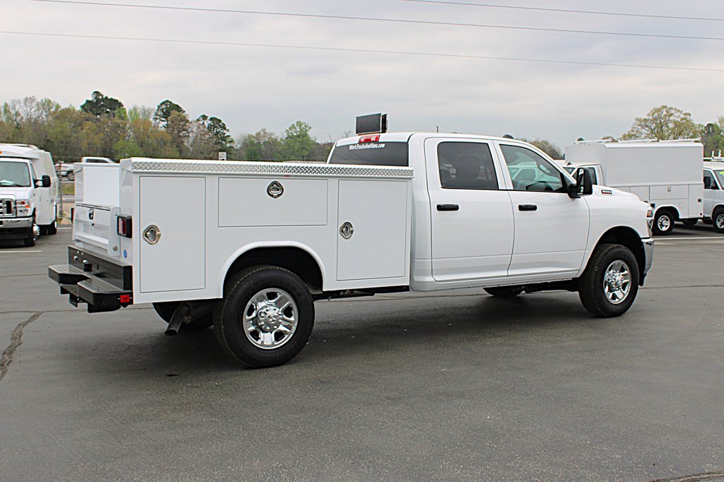 Used 2026 RAM 3500 Tradesman w/ Chrome Appearance Group A AWD/4WD image 4