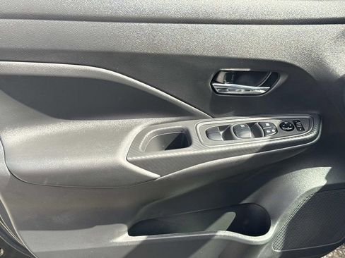 Certified 2025 Nissan Versa SV w/ Trunk Package image 16