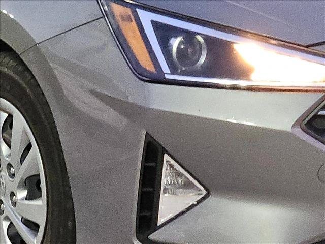 Used 2020 Hyundai Elantra SE FWD image 4