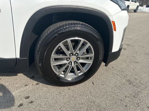 Used 2023 Chevrolet Traverse LT FWD image 14