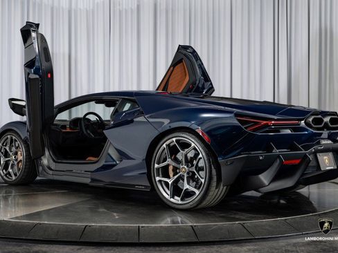 Used 2025 Lamborghini Revuelto image 14