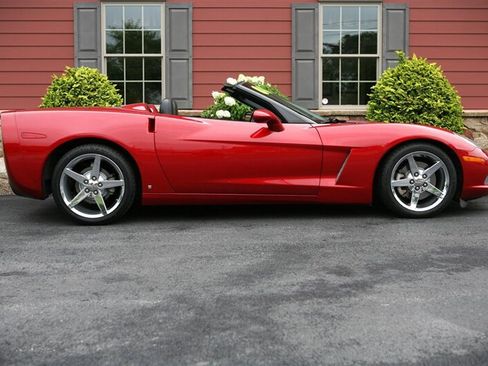 Used 2008 Chevrolet Corvette Convertible w/ Preferred Equipment Group RWD image 8