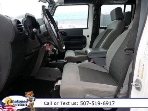 Used 2010 Jeep Wrangler Unlimited Rubicon image 7