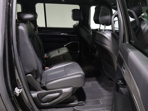 Used 2024 Jeep Wagoneer L Series III w/ Flexible Seating Group image 22