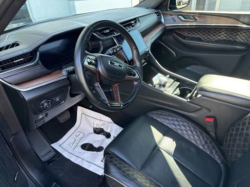 Used 2025 Jeep Grand Cherokee L Summit w/ Obsidian Package image 11