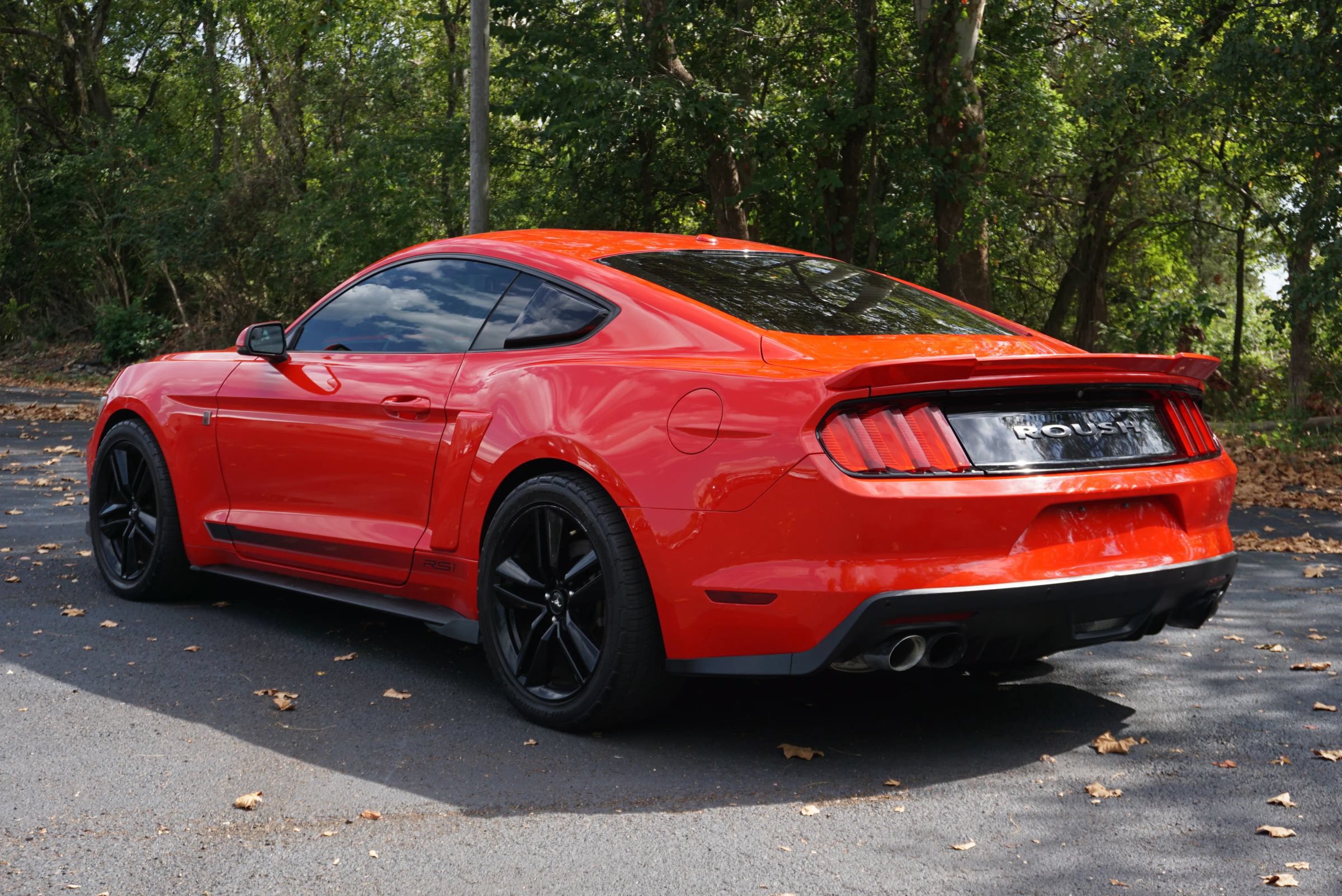 Used 2015 Ford Mustang Premium w/ Ecoboost Performance Package RWD image 7