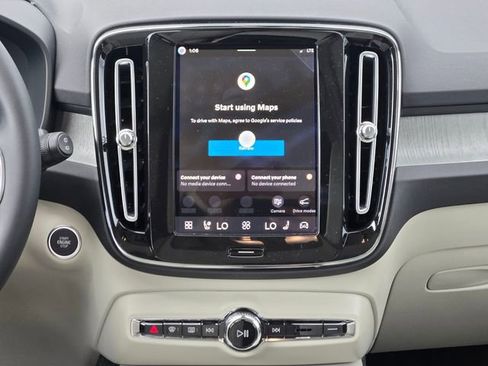 New 2026 Volvo XC40 B5 Plus w/ Protection Package Premier AWD/4WD image 17