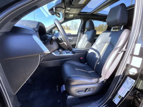 Certified 2025 MAZDA CX-90 3.3 Turbo w/ Premium Plus Pkg image 11