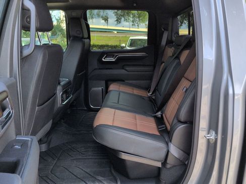 Certified 2025 Chevrolet Silverado 1500 High Country AWD/4WD image 24