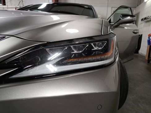 Used 2019 Lexus ES 350 F Sport w/ Accessory Package FWD image 32
