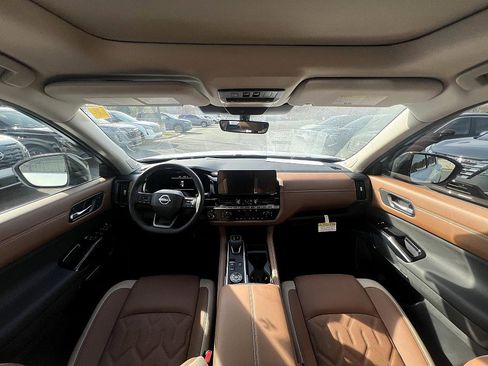 New 2026 Nissan Pathfinder Platinum image 15