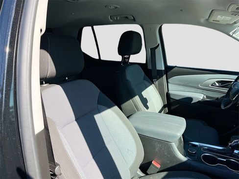Used 2021 Chevrolet Traverse LT image 28