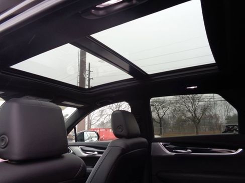 Certified 2023 Cadillac XT5 Premium Luxury w/ LPO, Floor Liner Package image 16