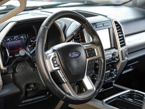 Used 2020 Ford F350 Lariat w/ Lariat Value Package AWD/4WD image 12