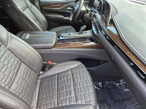 Used 2024 Cadillac Escalade ESV Premium Luxury Platinum w/ Heavy-Duty Trailer Package AWD/4WD image 21