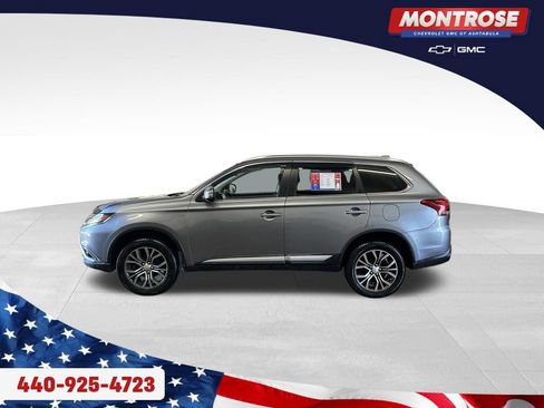 Used 2017 Mitsubishi Outlander GT AWD/4WD image 2