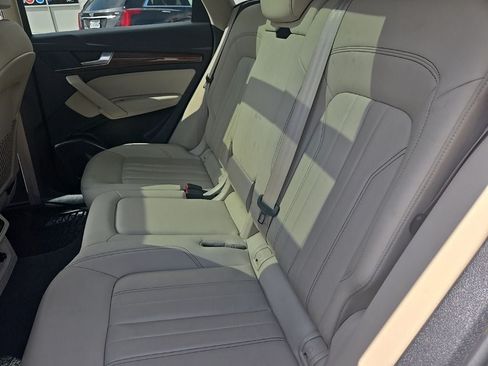 Used 2022 Audi Q5 2.0T Premium w/ Convenience Package AWD/4WD image 23