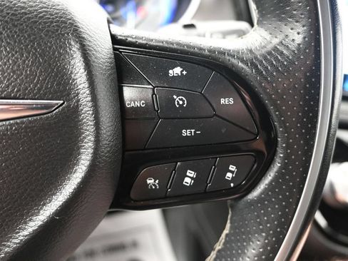 Used 2021 Chrysler Pacifica Limited w/ S Appearance Package AWD/4WD image 25