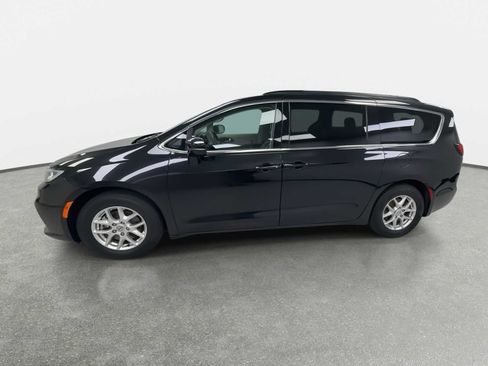 Used 2022 Chrysler Pacifica Touring-L FWD image 5