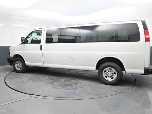 Used 2024 Chevrolet Express 3500 LS RWD image 4