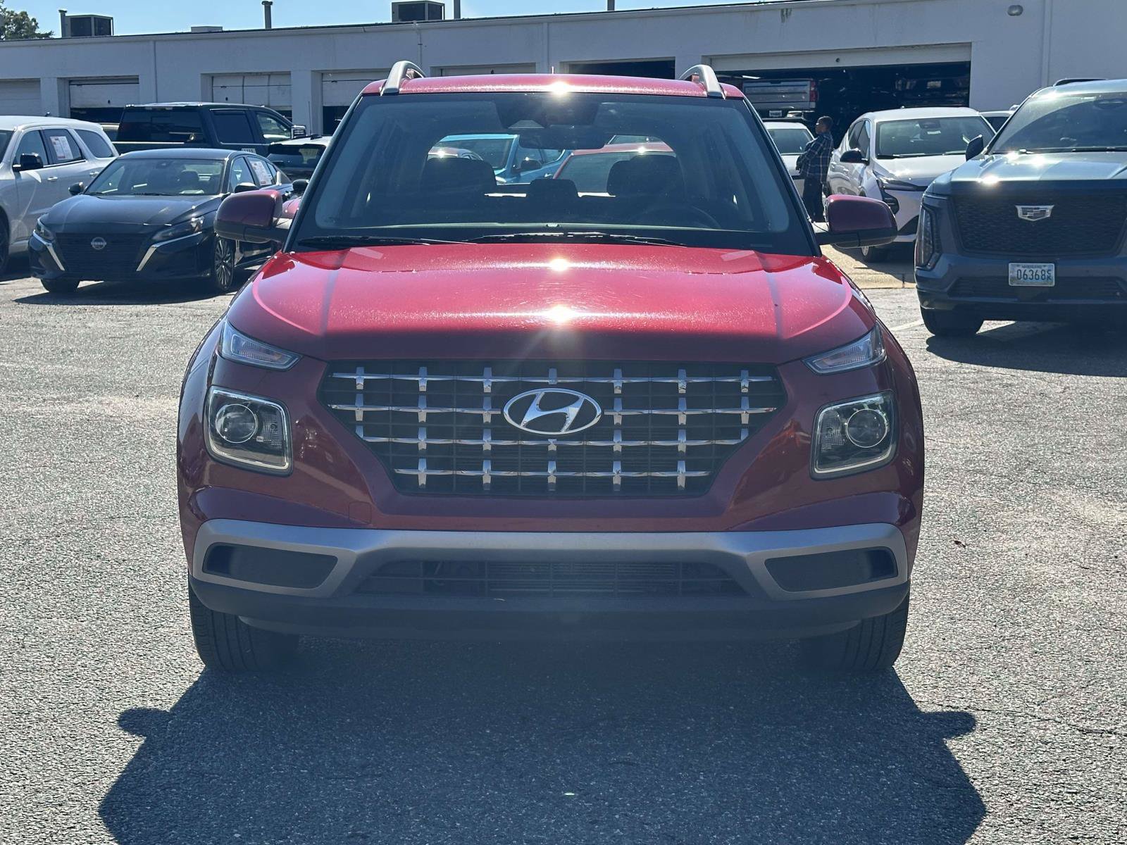 Used 2025 Hyundai Venue SEL FWD image 2