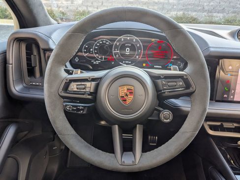 New 2026 Porsche Cayenne GTS image 15