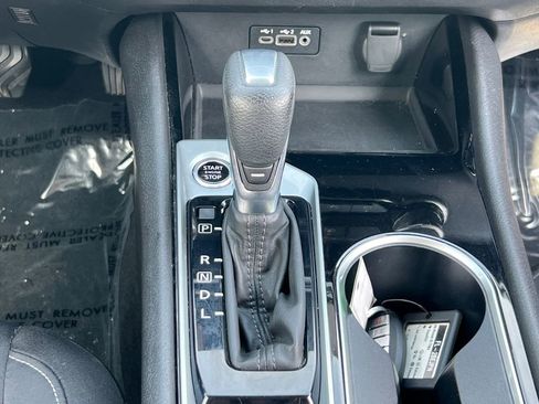 Used 2024 Nissan Altima 2.5 SV image 19