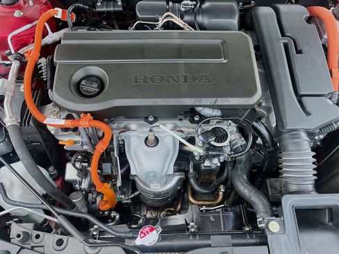 Used 2025 Honda Accord Sport image 30