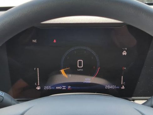 Used 2025 Chevrolet TrailBlazer LT AWD/4WD image 22