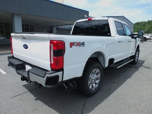 New 2025 Ford F250 Lariat w/ Chrome Package image 3