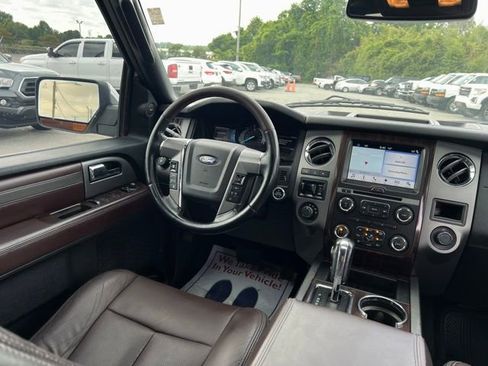 Used 2017 Ford Expedition Platinum AWD/4WD image 29