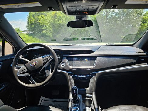 Used 2020 Cadillac XT5 Premium Luxury AWD/4WD image 27