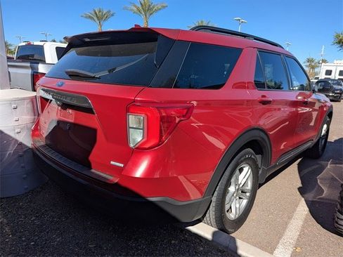 Used 2020 Ford Explorer XLT image 4