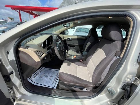 Used 2011 Chevrolet Malibu LS FWD image 3