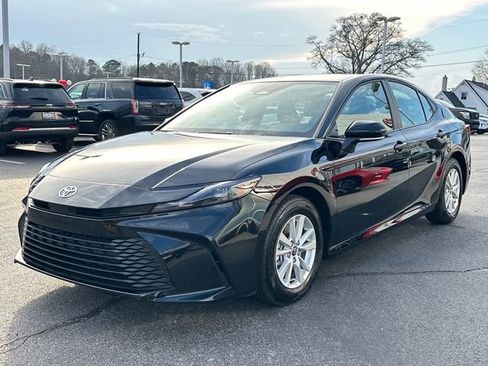 Used 2026 Toyota Camry LE w/ Convenience Package image 7