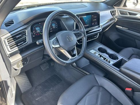 Used 2024 Volkswagen Atlas Cross Sport SE FWD image 15