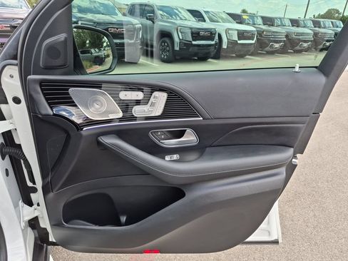 Used 2024 Mercedes-Benz GLS 580 4MATIC image 38