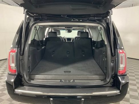 Used 2020 GMC Yukon XL Denali w/ Denali Premium Package AWD/4WD image 35