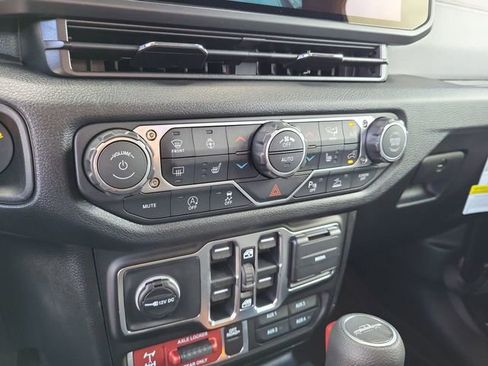 New 2026 Jeep Gladiator Willys image 16