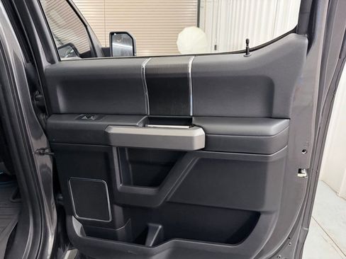 Used 2018 Ford F150 Platinum w/ Equipment Group 701A Luxury AWD/4WD image 36