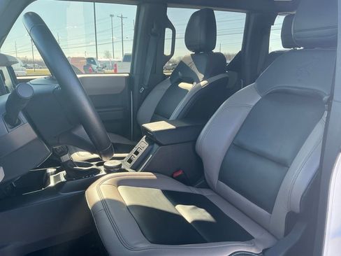 Used 2024 Ford Bronco Wildtrak image 24
